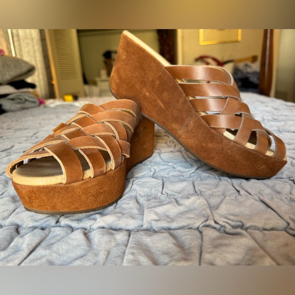 Leather woven wedge sandal